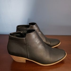 Ankle boots